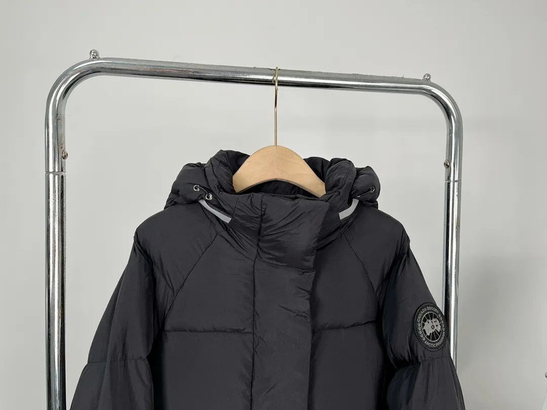 P780 𝐂𝐚𝐧𝐚𝐝𝐚 𝐠𝐨𝐨𝐬𝐞丨Canada Goose Ouyang Nana same style short down jacket Size: S-XXL